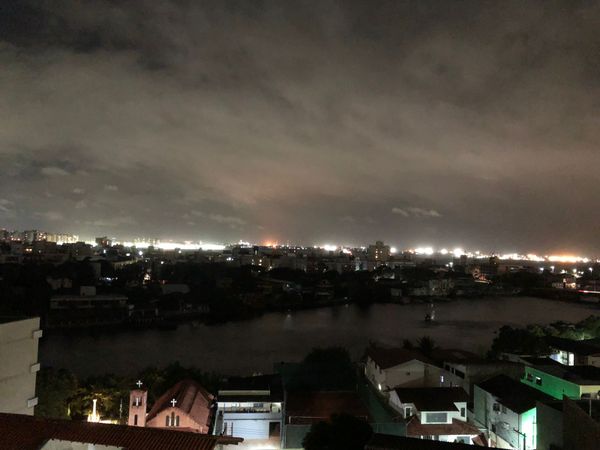 Jardim da Penha, em Vitória, ficou sem energia na noite de sexta (19)