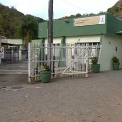 Agente acreditou que estava sendo vítima de uma tentativa de roubo; versão de suspeito autuado é diferente