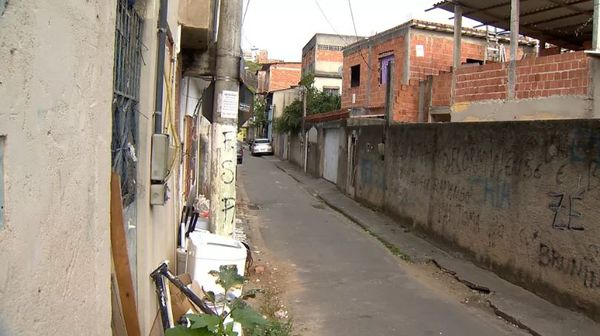 Beco onde jovens foram baleados no bairro São José, Vitória