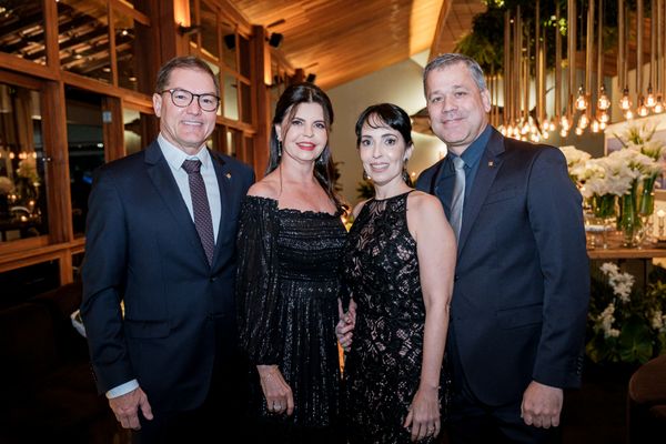 Carlos e Corina Moschen, Karina e Fabiano Pereira