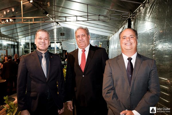 O trio da nova comodoria do Iate Clube: Fabiano Pereira, Abner Garcia Romano, vice-comodoro, e Luciano Secchin, contra-comodoro
