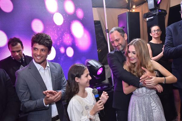 Luisa Simões e seu pai Flavio Simões