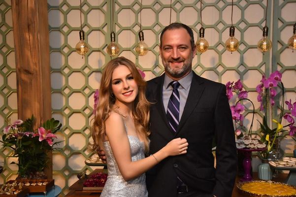 Luisa Simões e seu pai Flavio Simões