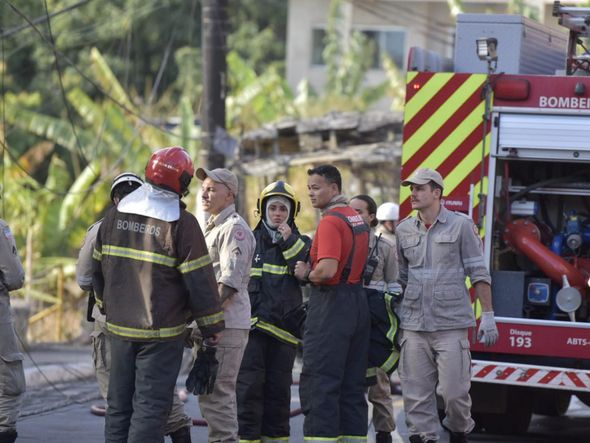 Suspeitos colocam fogo em ônibus na Grande Santo Antônio por Rodrigo Gavini