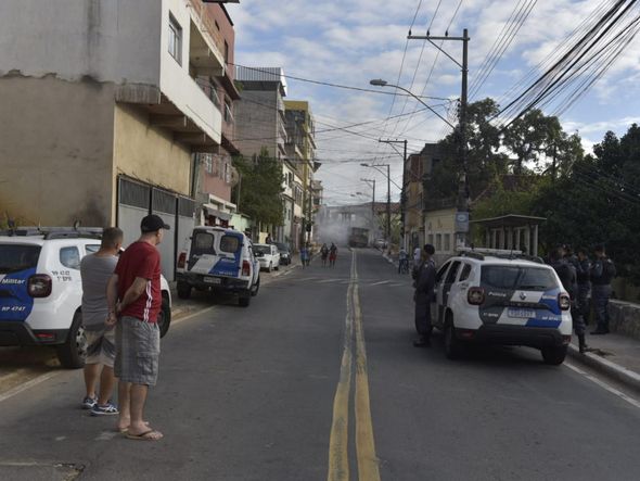 Policiais estiveram na Grande Santo Antônio, em Vitória por Rodrigo Gavini