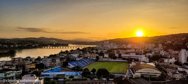 Cenas da centenária Colatina por Cláudio Costa