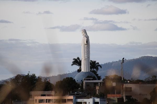 Cenas da centenária Colatina por Cláudio Costa