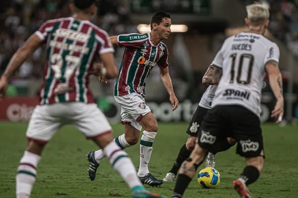 Fluminense e Corinthians terminaram no empate em 2 a 2