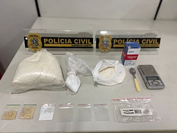 Polícia apreende mais de uma tonelada de maconha, além de crack, cocaína e outros materiais por Divulgação | PCES