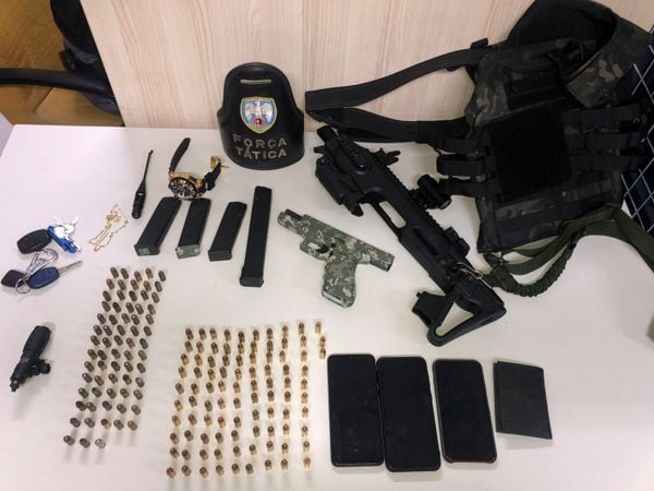 Na casa onde David Jordan foi preso nesta quinta (25) foram encontradas armas e munições