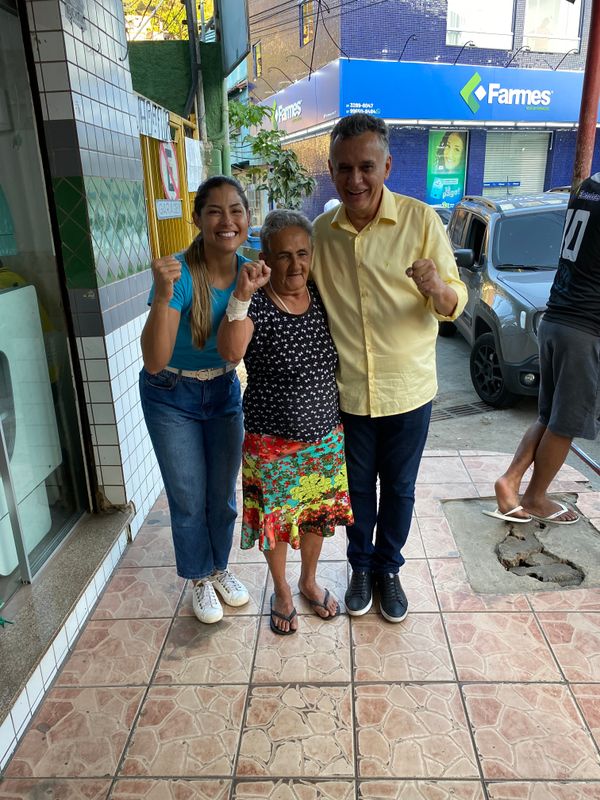 Audifax faz caminhada em bairros da Grande Vitória por Divulgação