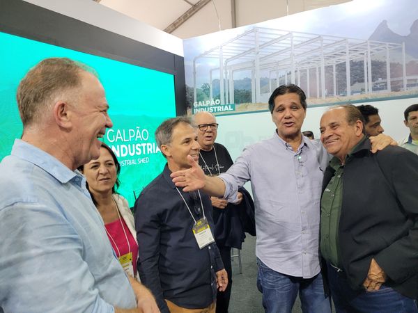 Casagrande e Ferraço encontram empresários na Cachoeiro Stone Fair por Helio Filho/Divulgação