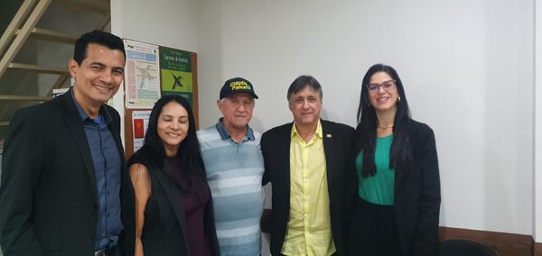 Claudio Paiva em reunião em Vitória com candidatos a Federal Arthur,  Eliane,  Mara e senador Antônio Bungenstab por Divulgação