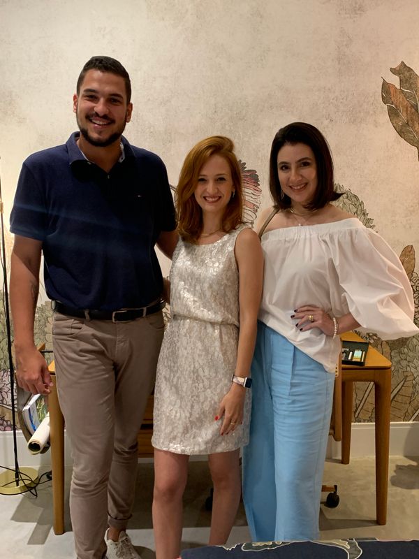 Os arquitetos Nicolas Justi e Ximene Villar prestigiaram o lançamento do novo quarto da Casa Arrumada, assinado por Fernanda Calazans, em comemoração aos 9 anos do showroom