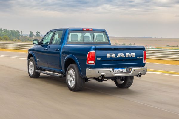 Nova Ram Classic chega ao Brasil entregando potência de 400cv