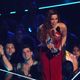 Anitta ao receber o prêmio de Melhor Clipe de Música Latina no MTV VMA's 2022