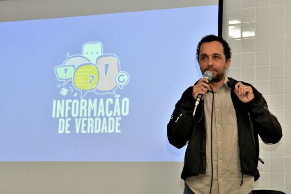 A Gazeta faz palestra sobre fake news para alunos do Colégio Estadual por Fernando Madeira