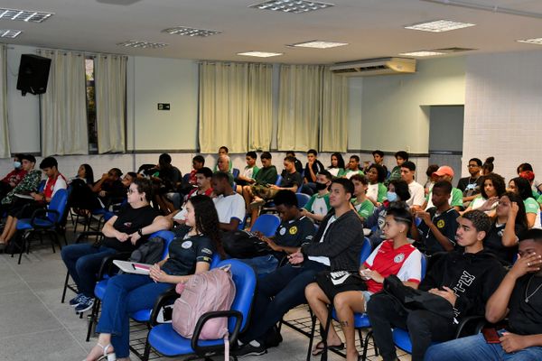 A Gazeta faz palestra sobre fake news para alunos do Colégio Estadual por Fernando Madeira