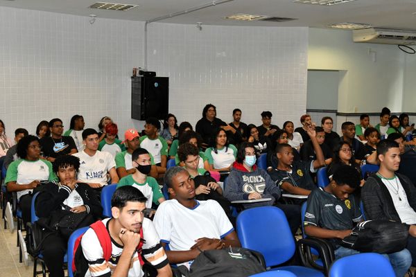 A Gazeta faz palestra sobre fake news para alunos do Colégio Estadual por Fernando Madeira