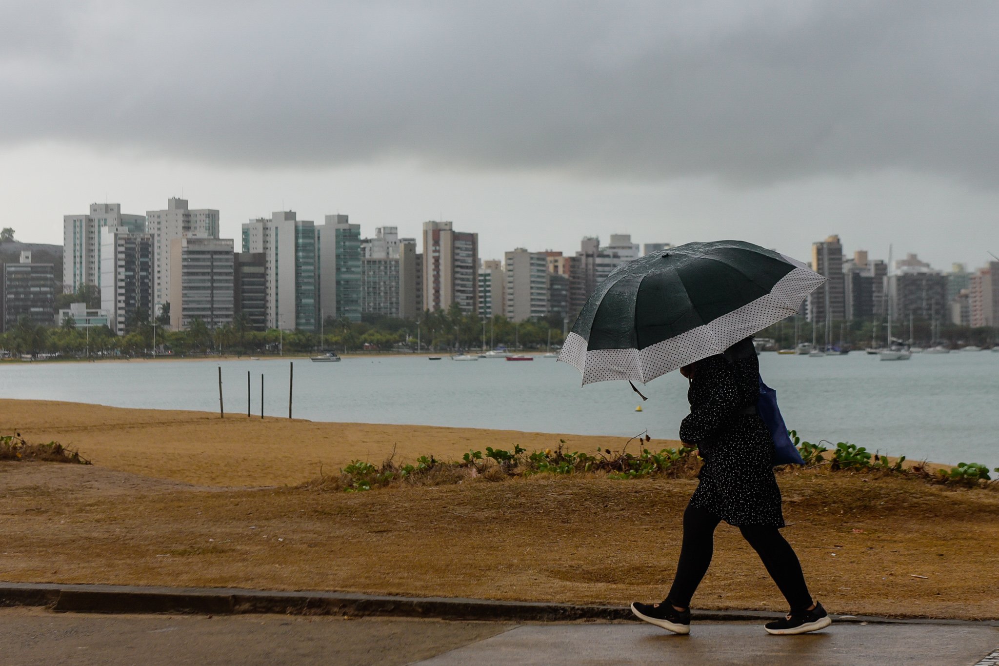 Climatempo, empresa de meteorologia, explica que as temperaturas mais baixas decorrem de uma massa de ar frio que entrou no Brasil pela região Sul