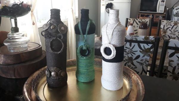 Vanuza também faz artesanato em garrafas por Vanuza Alves de Souza 