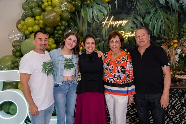Marcelo, Isadora, Claudia Júdice Torres, Alzira Torres e Lamir Quintela Torres