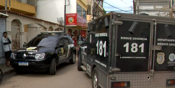 A polícia esteve em Porto Novo, Cariacica, após a primeira morte