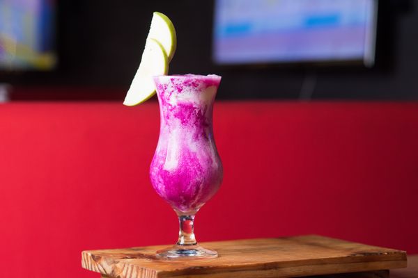 Além de deliciosas comidas, o Five Sport Bar também conta com drinques especiais  por Rodrigo Gavini