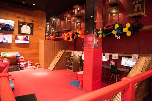 Five Sport Bar