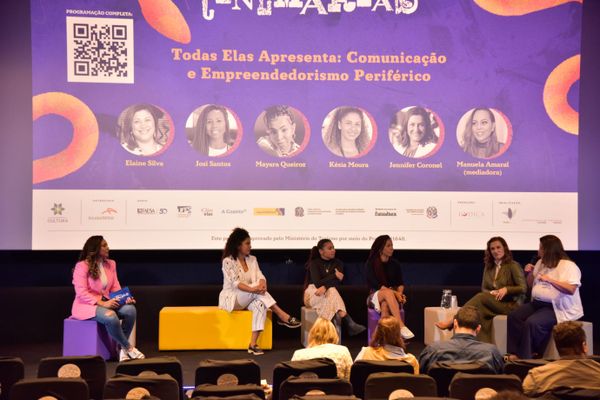Painel de abertura do Cinemarias por Rodrigo Gavini