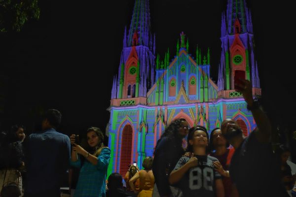 Fachada da Catedral de Vitória tem show de luzes em comemoração ao aniversário de 471 anos da Capital por Fernando Madeira