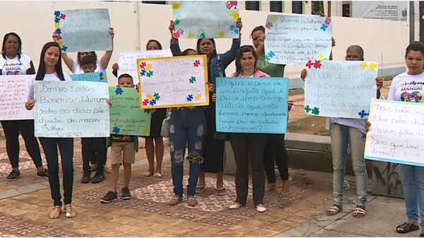 Protesto: mães buscam melhorias no tratamento para crianças com autismo em Cachoeiro 