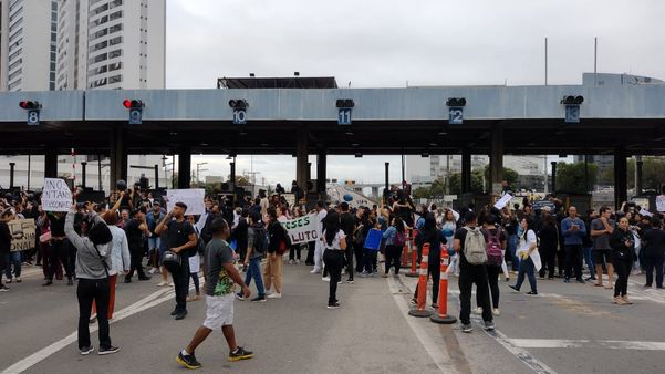 Vitória tem ato contra a suspensão do piso salarial da enfermagem por Carlos Alberto