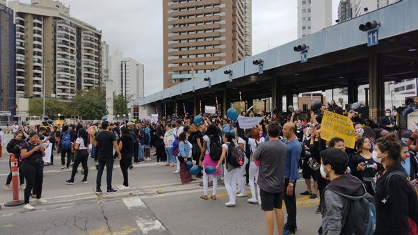 Vitória tem ato contra a suspensão do piso salarial da enfermagem por Carlos Alberto
