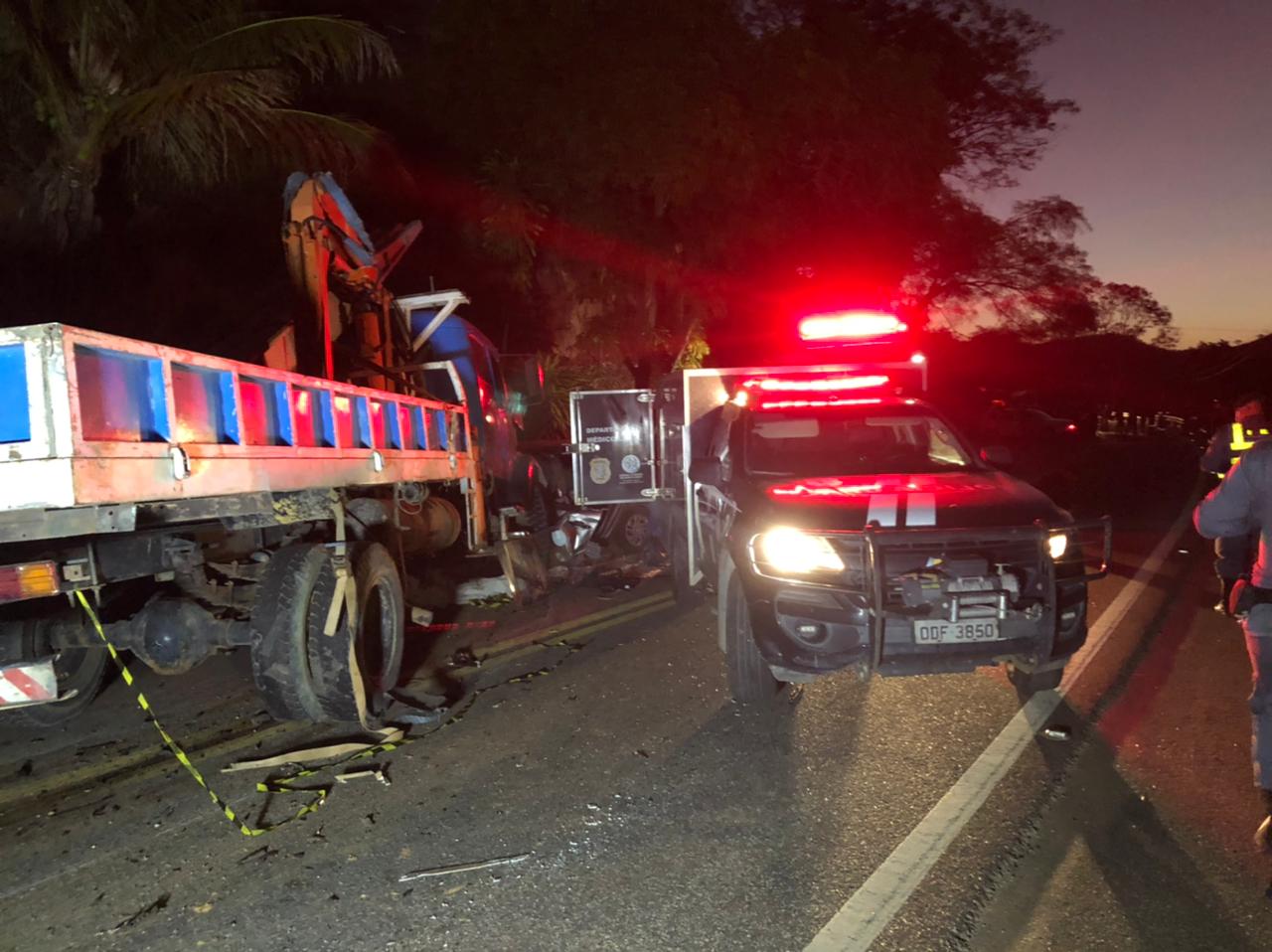 A Gazeta Duas Pessoas Morrem Em Acidente Entre Carro E Caminhão Em Alegre 8280