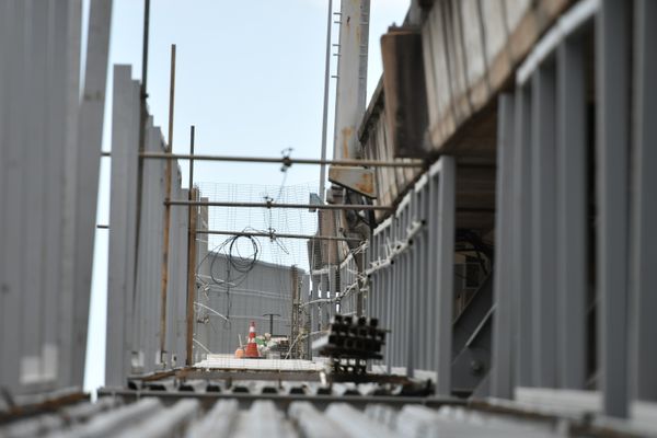 Início da pavimentação da ciclovia da Terceira Ponte  por Fernando Madeira