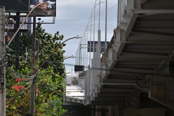 Início da pavimentação da ciclovia da Terceira Ponte  por Fernando Madeira