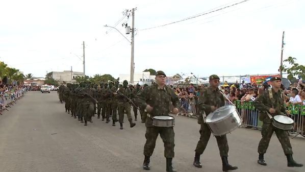 Além da Grande Vitória, o tradicional desfile cívico-militar aconteceu nas cidades do interior do Estado, como em Linhares e Apiacá
