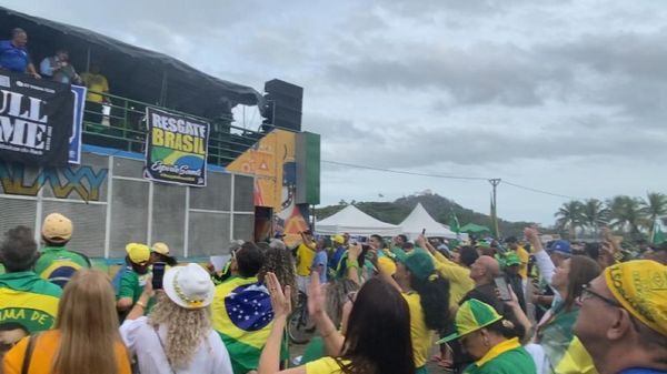 Ato de 7 de Setembro  na Praça do Papa, em Vitória