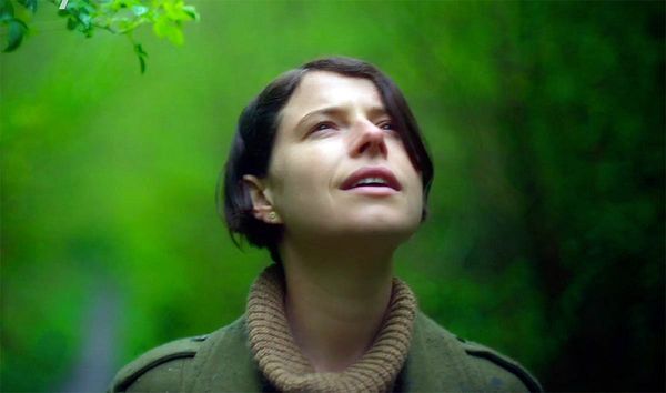 Jessie Buckley no filme