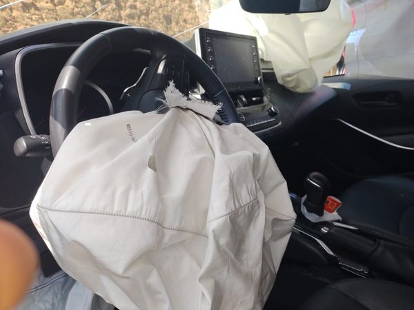 Acidente deixa grávida e marido feridos na Avenida Norte Sul na Serra por Leitor | A Gazeta