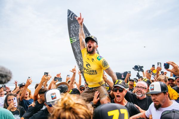 Filipe Toledo é o mais novo campeão mundial de surfe