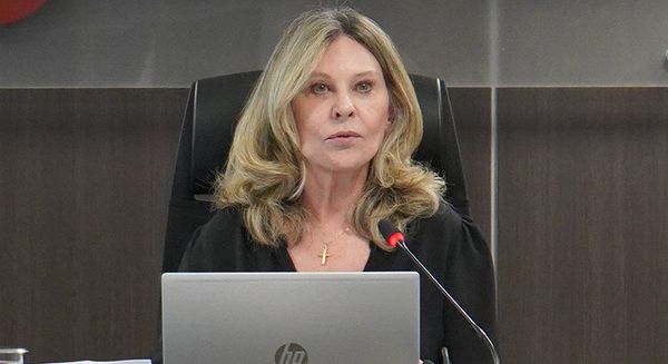 Lindôra Araújo