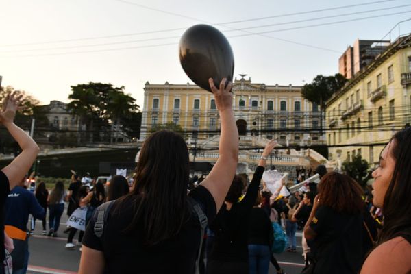 Novo protesto contra a suspensão do piso salarial da enfermagem em Vitória, na tarde desta sexta-feira (09). por Fernando Madeira | A Gazeta