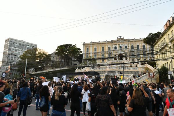 Novo protesto contra a suspensão do piso salarial da enfermagem em Vitória, na tarde desta sexta-feira (09). por Fernando Madeira | A Gazeta