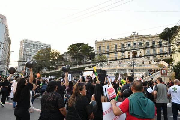 Novo protesto contra a suspensão do piso salarial da enfermagem em Vitória, na tarde desta sexta-feira (09). por Fernando Madeira | A Gazeta