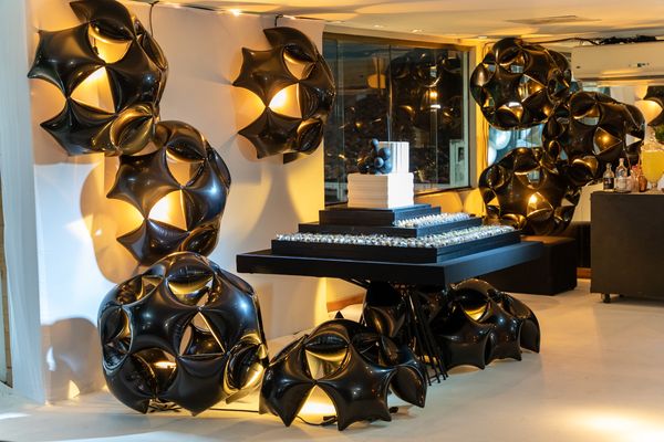 Raissa e Enzo Leadebal Rezende comemoram 18 anos