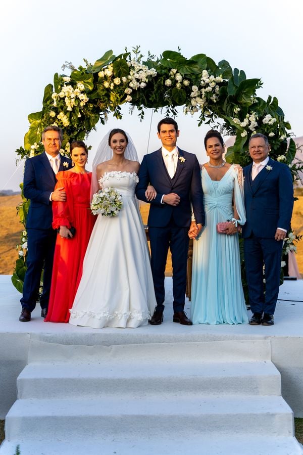Os noivos Brunelly Berger e Igor Vargas e os pais Renan e Clarilsa Berger e Irany e Graziela Vargas 