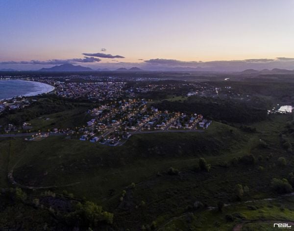 O Palm Garden está a 20 minutos do município Serra e a 35 minutos de Jardim Camburi, em Vitória. por Lotes CBL/Divulgação