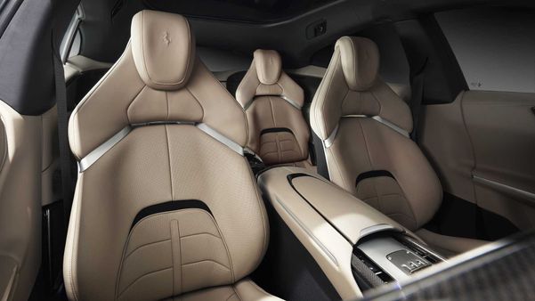 Interior da Ferrari Purosangue, lançada nesta terça-feira por Ferrari/Divulgação